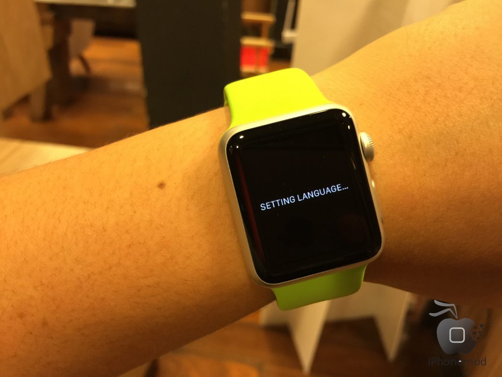 apple-watch-iphone