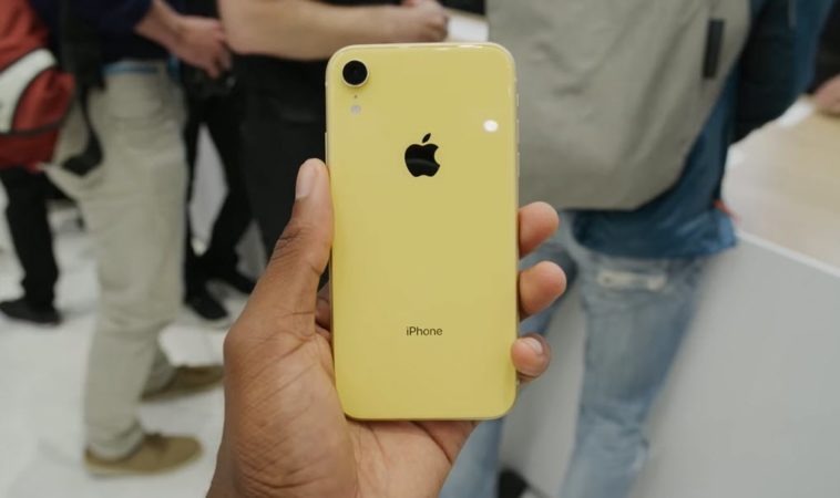 iPhone XR Yellow 128 GB Softbank - スマートフォン本体